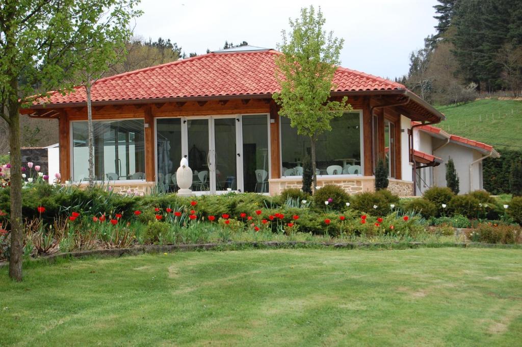 Amalurra Ecohotel & Retreat Center Laiseca Exterior photo
